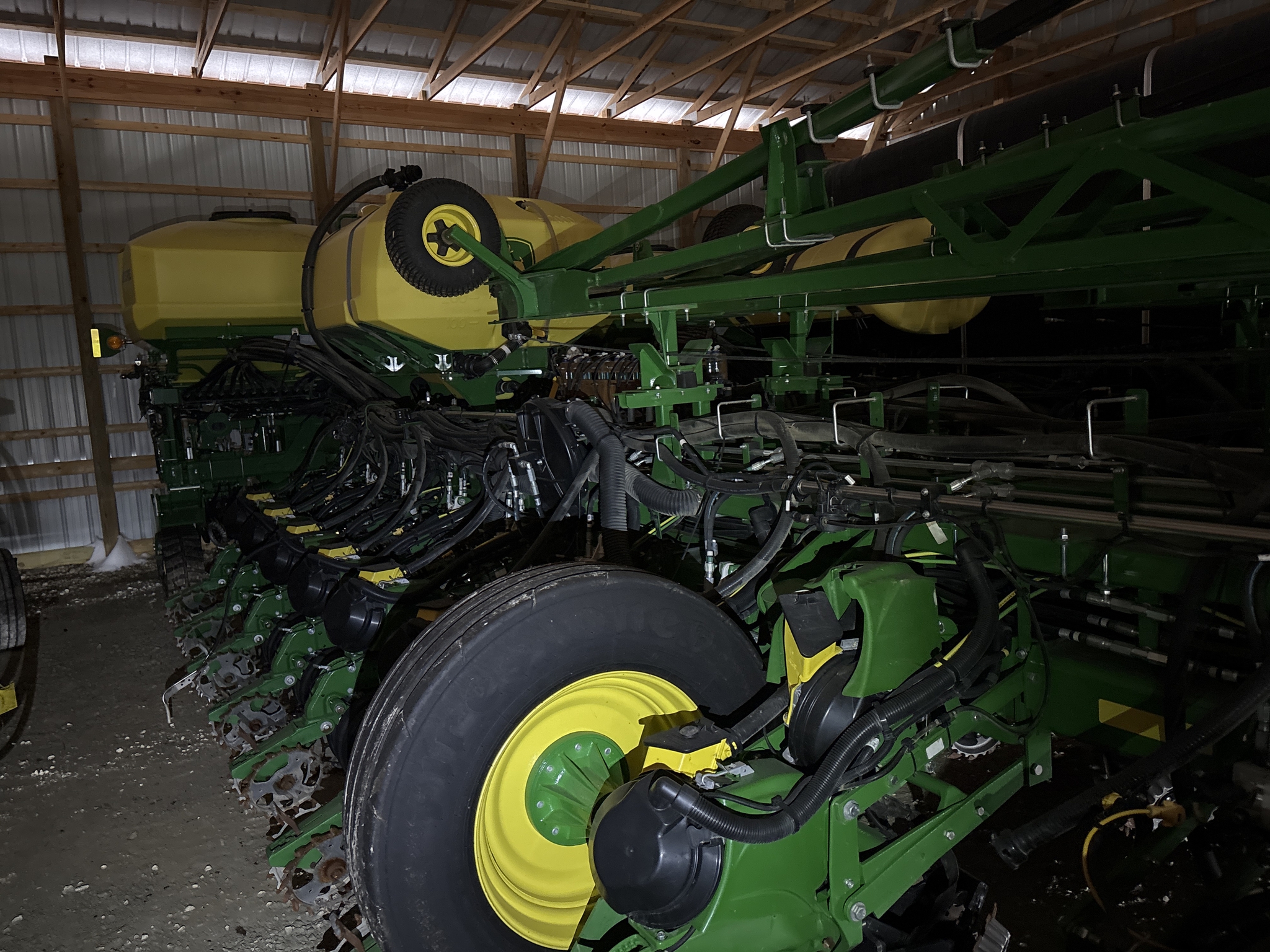 Used 2022 John Deere 1775 Planters: Drawn at Koenig Equipment in Anna, OH - PhotoXL2