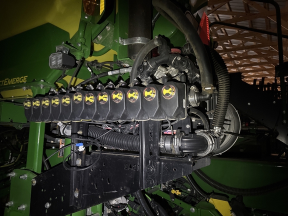 Used 2022 John Deere 1775 Planters: Drawn at Koenig Equipment in Anna, OH - Photo3