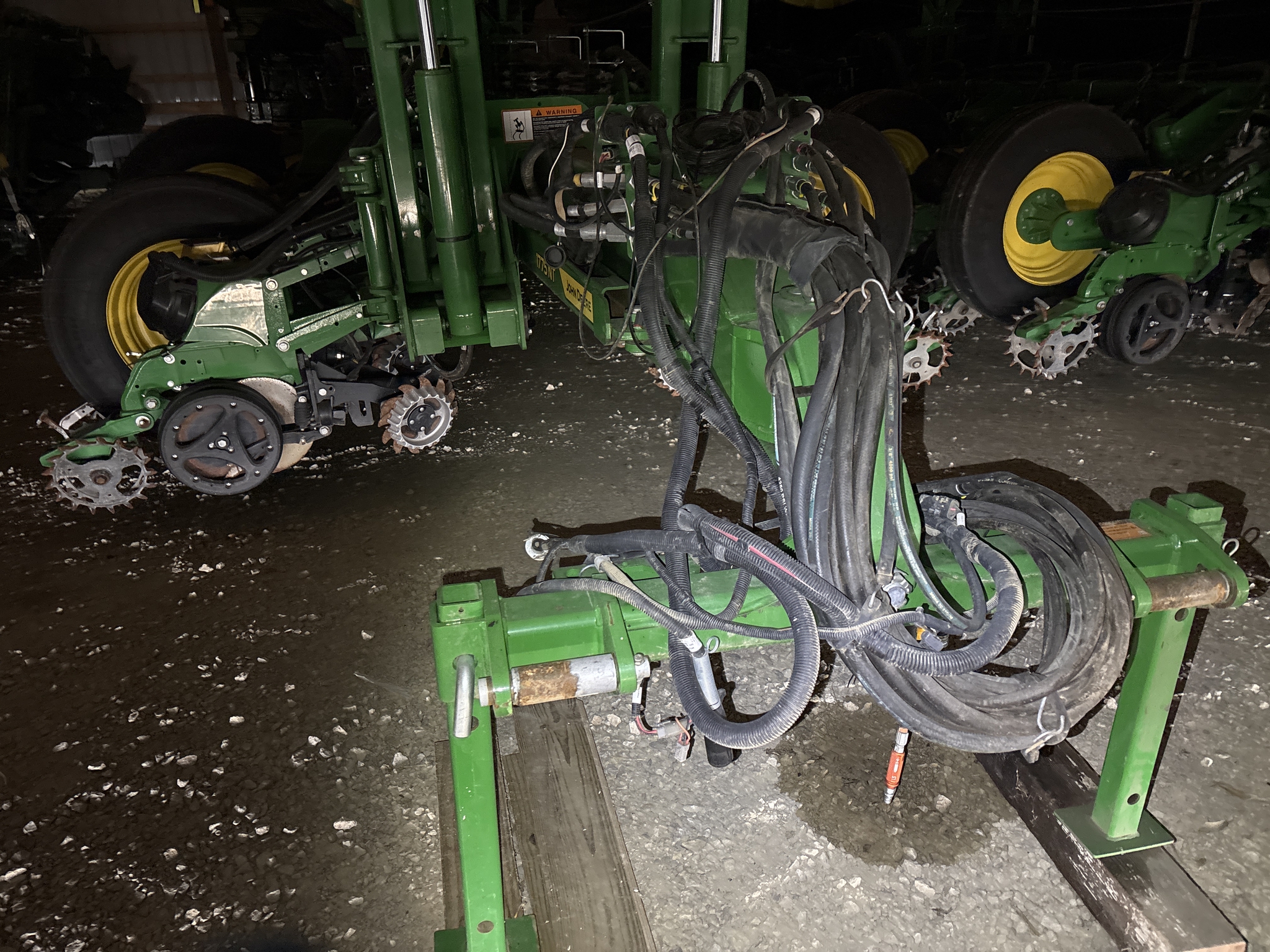 Used 2022 John Deere 1775 Planters: Drawn at Koenig Equipment in Anna, OH - PhotoXL6