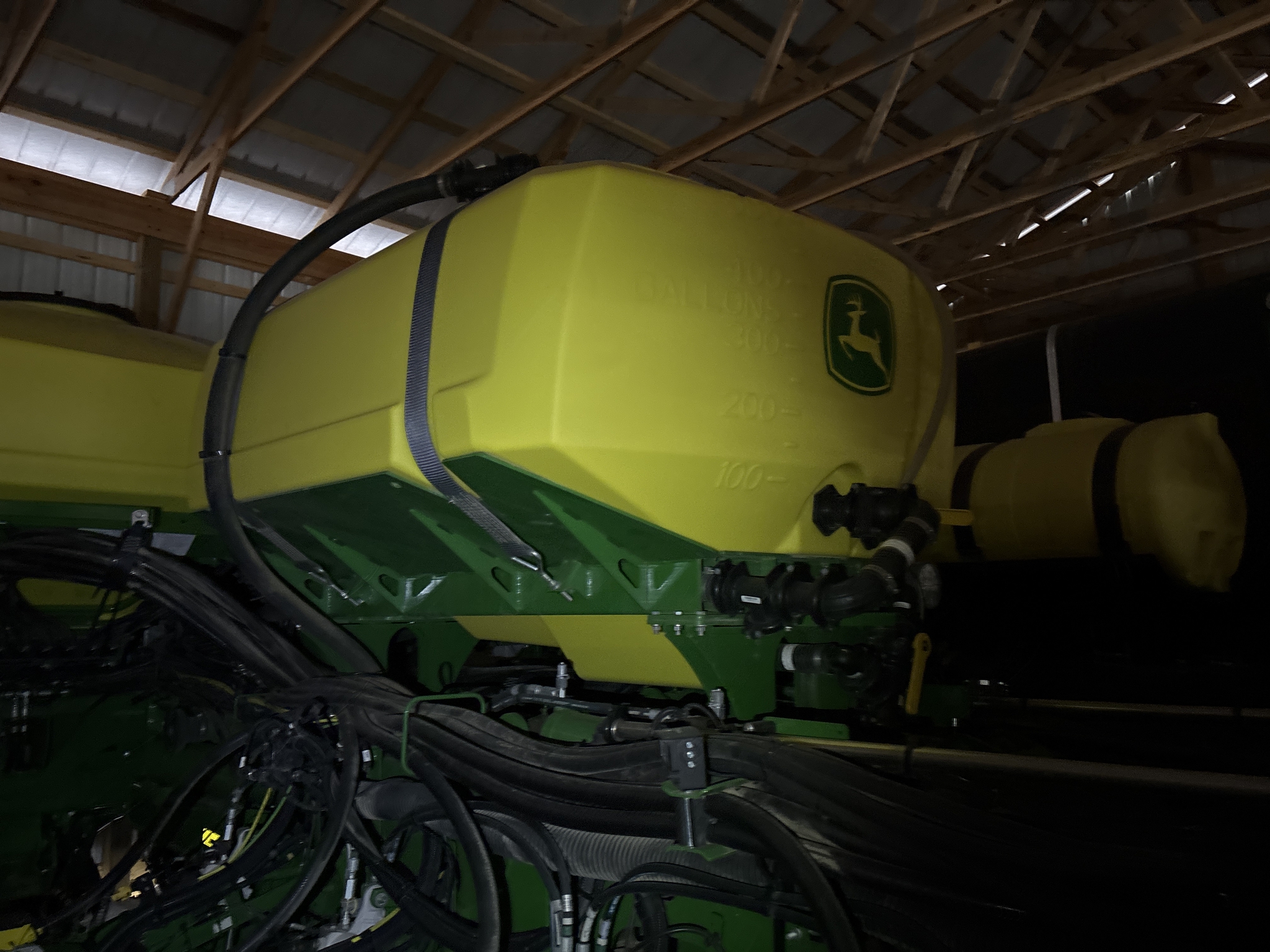 Used 2022 John Deere 1775 Planters: Drawn at Koenig Equipment in Anna, OH - PhotoXL0
