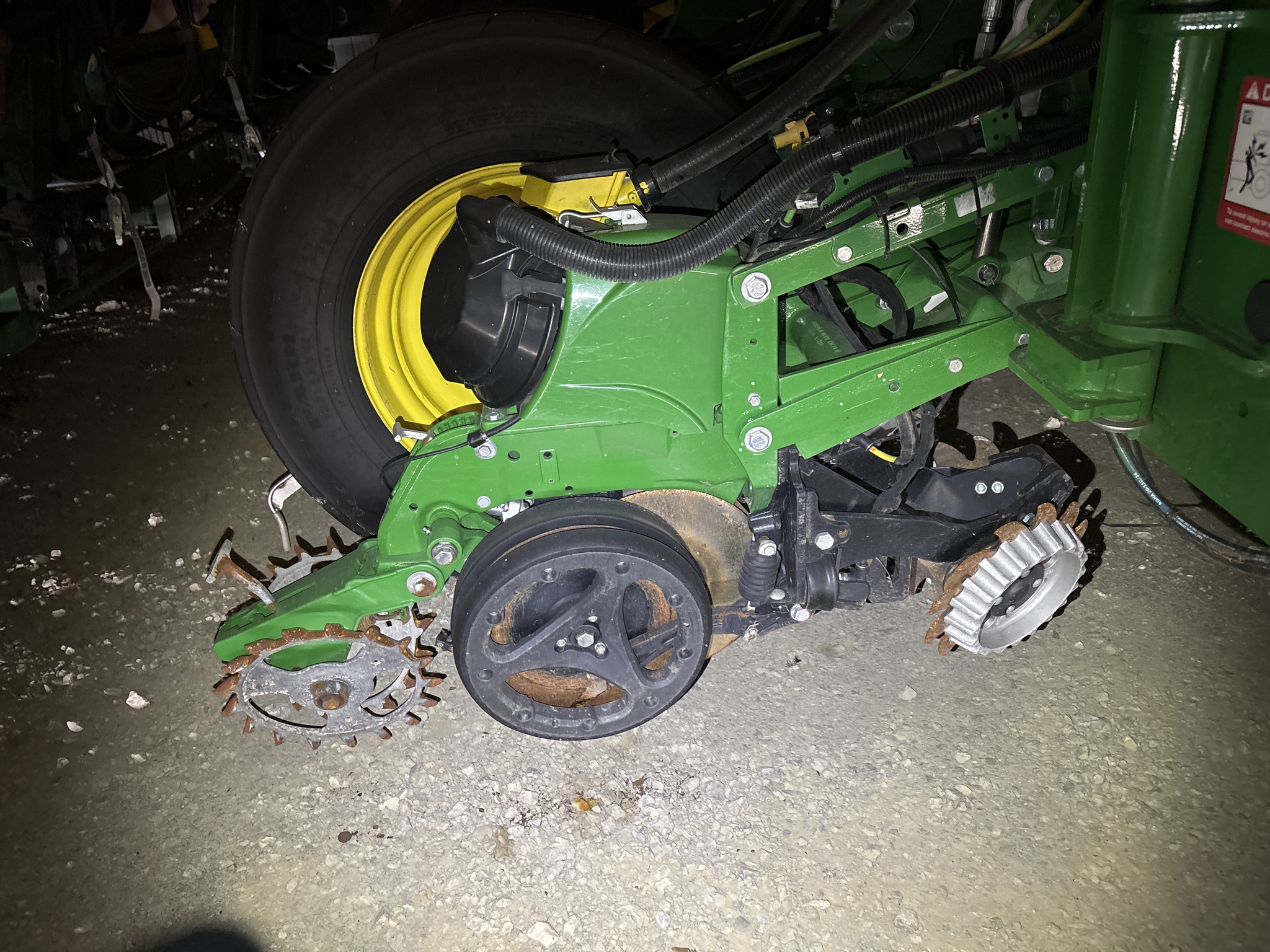 Used 2022 John Deere 1775 Planters: Drawn at Koenig Equipment in Anna, OH - PhotoXL8