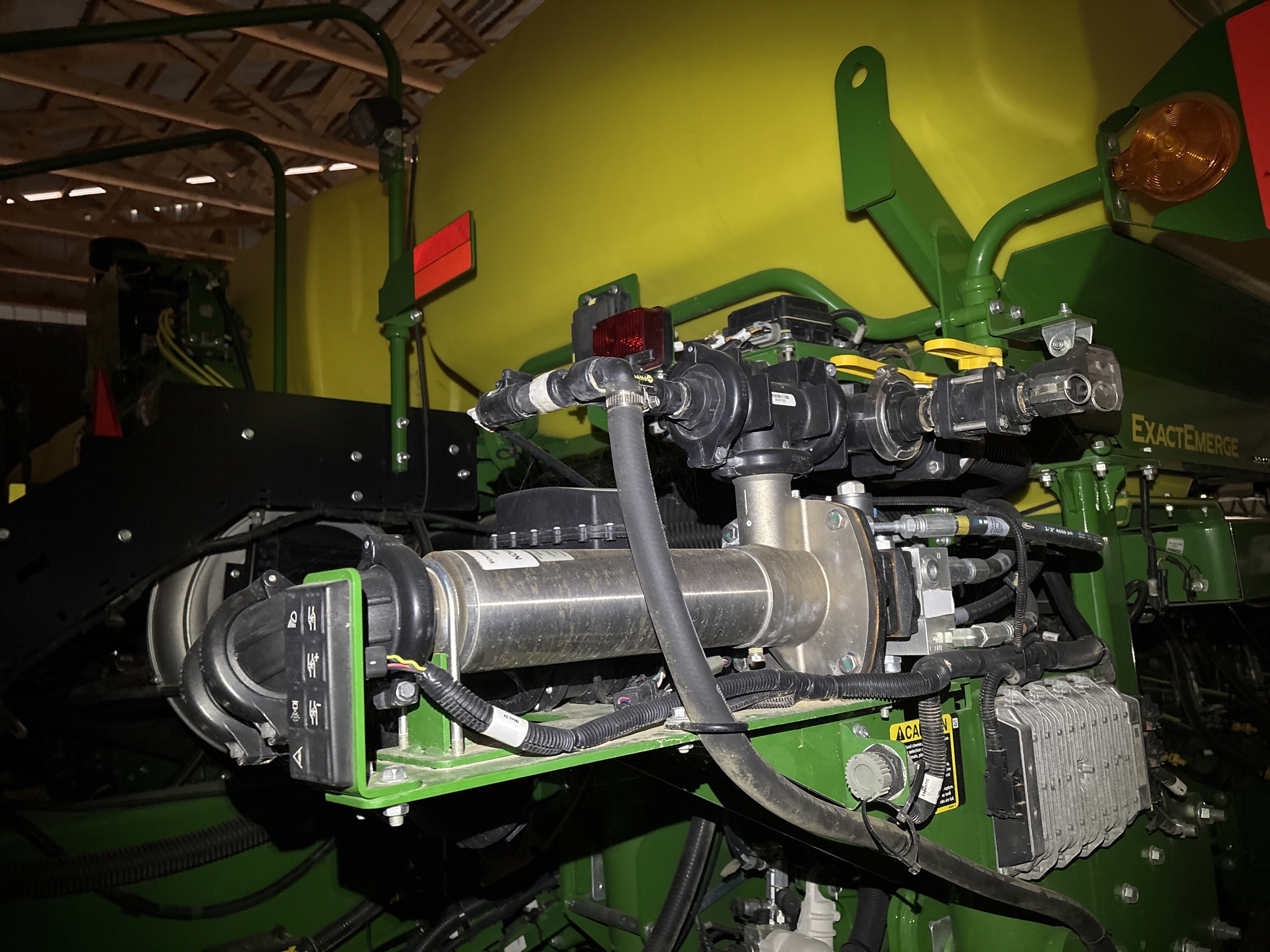 Used 2022 John Deere 1775 Planters: Drawn at Koenig Equipment in Anna, OH - PhotoXL11