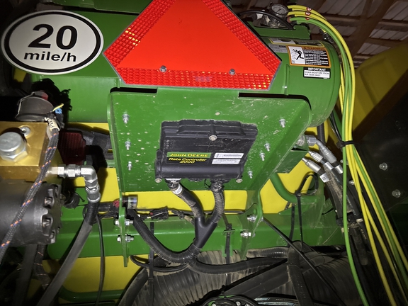 Used 2022 John Deere 1775 Planters: Drawn at Koenig Equipment in Anna, OH - Photo17