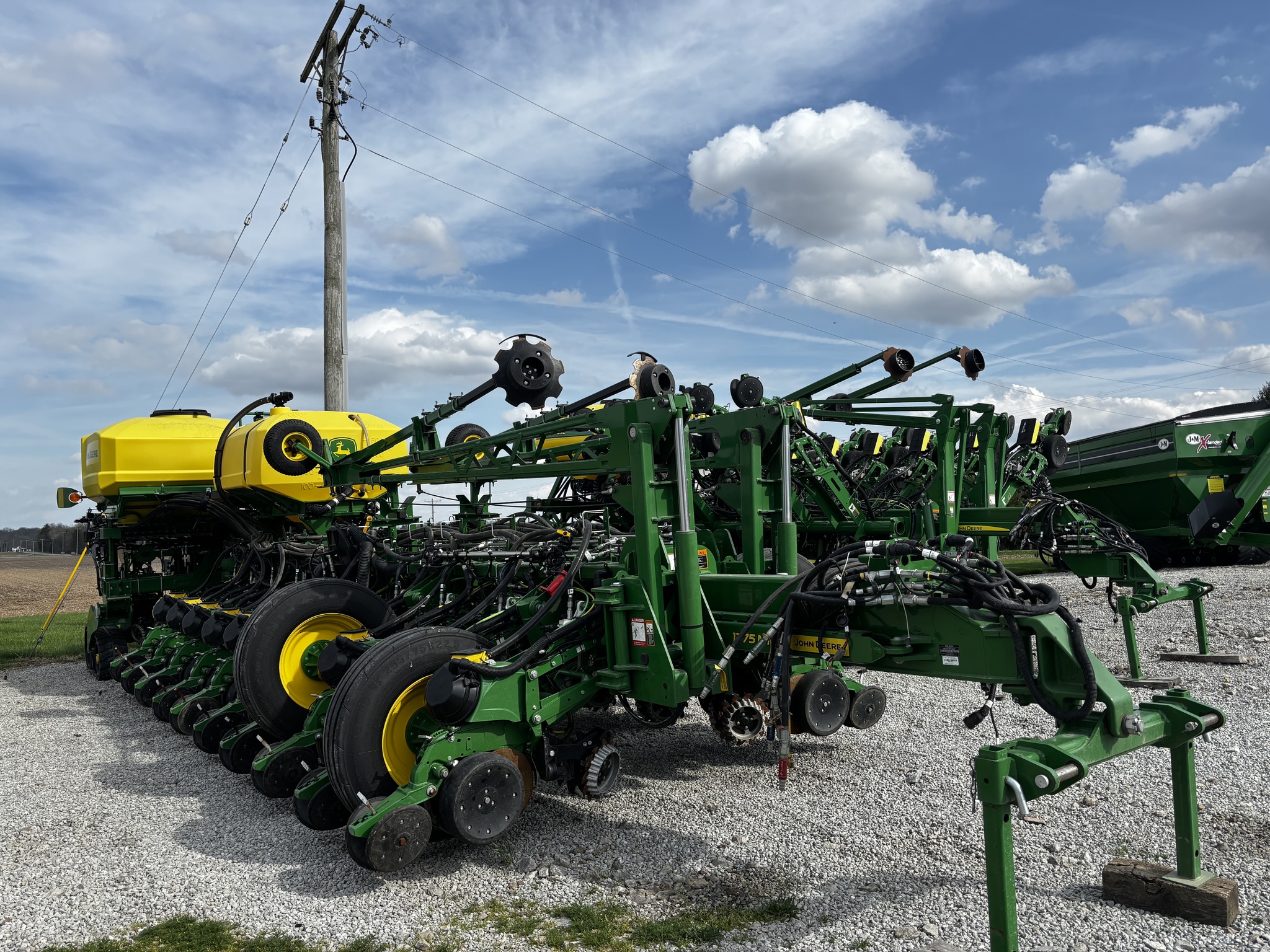 Used 2022 John Deere 1775 Planters: Drawn at Koenig Equipment in Anna, OH - PhotoXL0