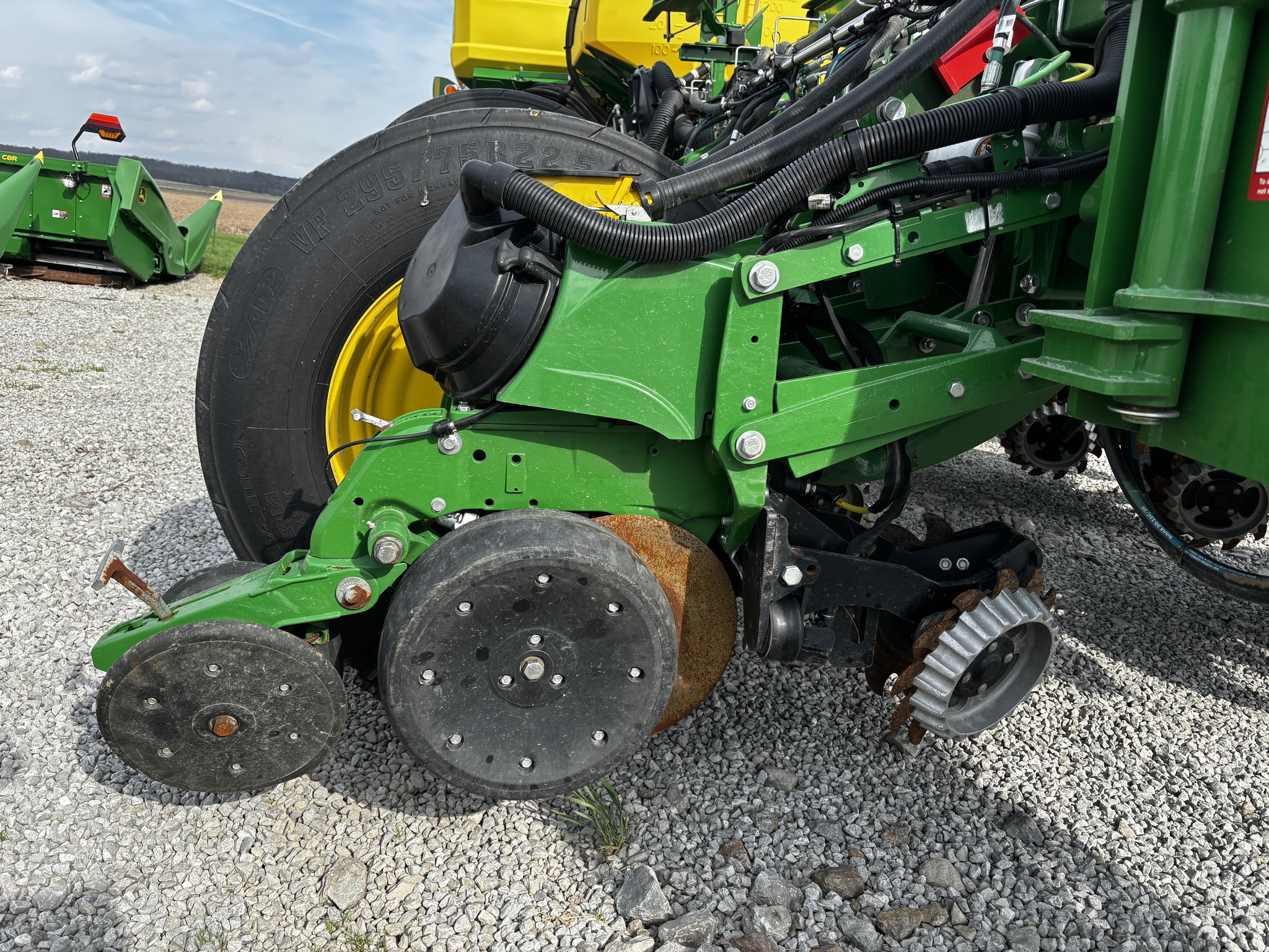 Used 2022 John Deere 1775 Planters: Drawn at Koenig Equipment in Anna, OH - PhotoXL6
