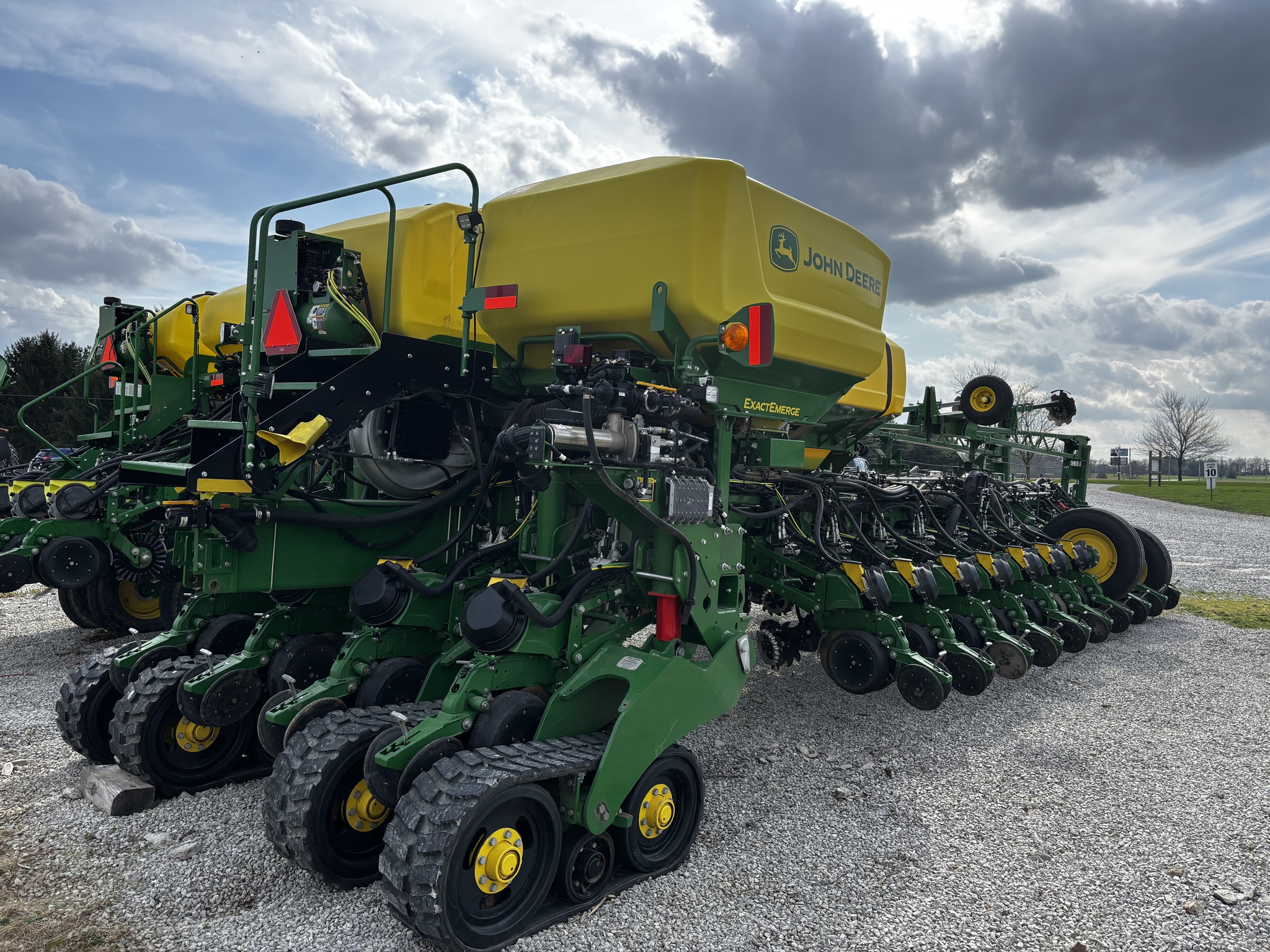 Used 2022 John Deere 1775 Planters: Drawn at Koenig Equipment in Anna, OH - PhotoXL2