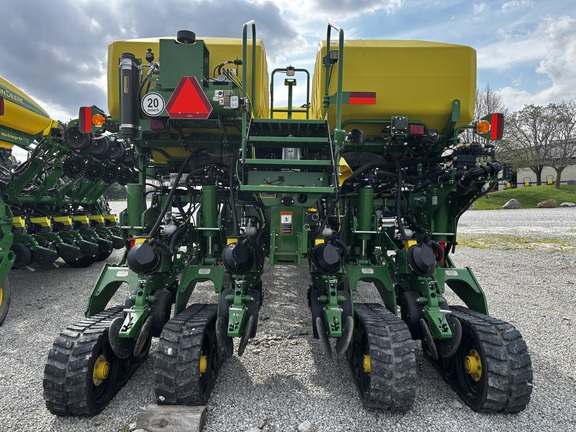 Used 2022 John Deere 1775 Planters: Drawn at Koenig Equipment in Anna, OH - Photo3