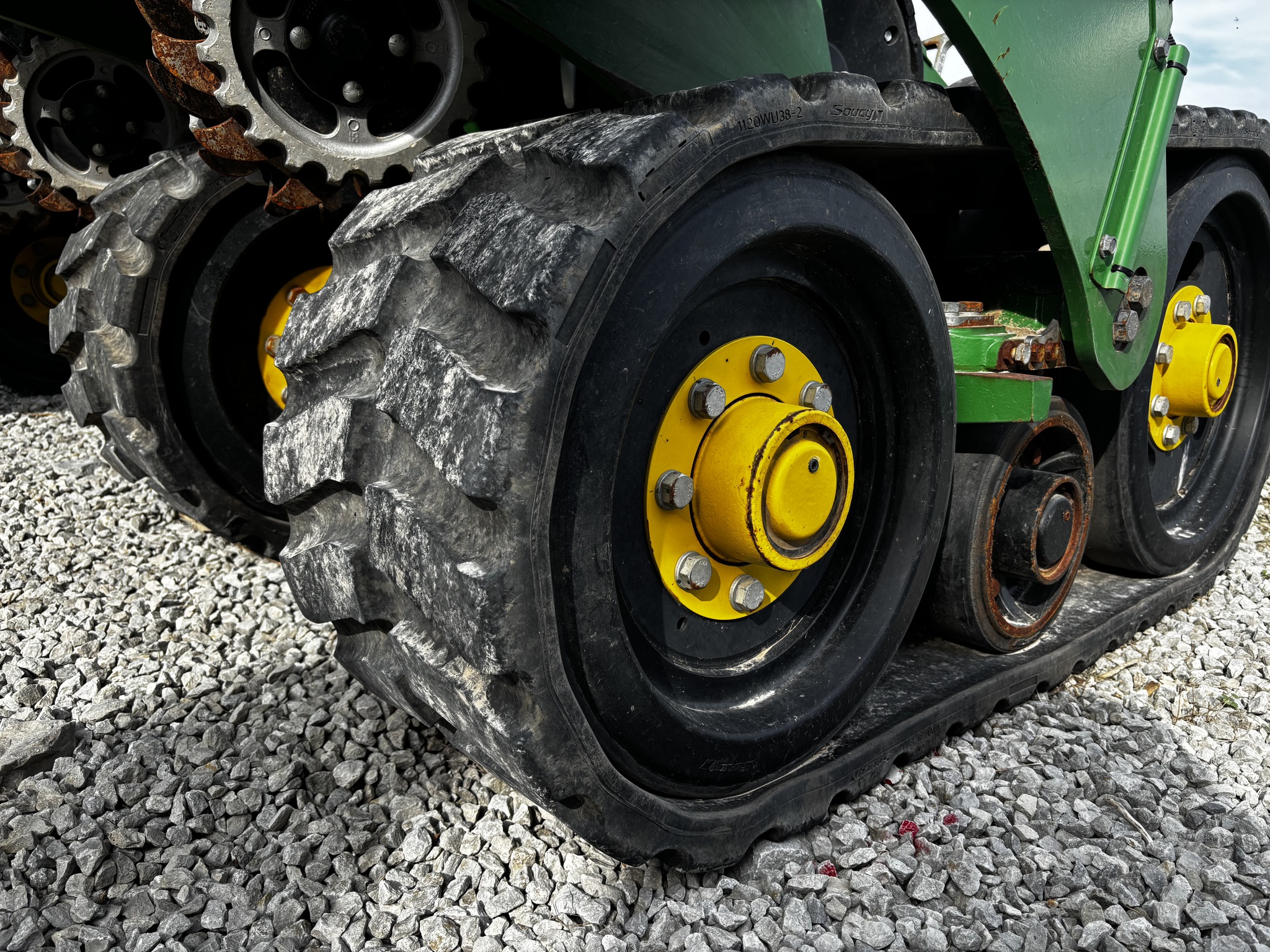 Used 2022 John Deere 1775 Planters: Drawn at Koenig Equipment in Anna, OH - PhotoXL8