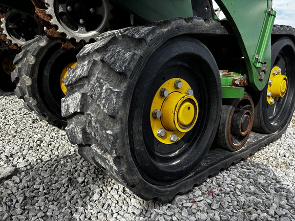 Used 2022 John Deere 1775 Planters: Drawn at Koenig Equipment in Anna, OH - Photo8