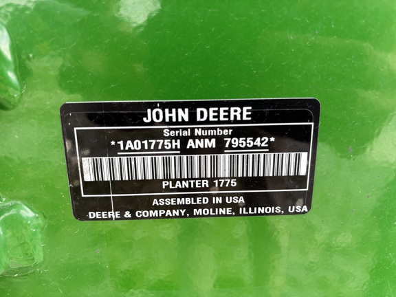 Used 2022 John Deere 1775 Planters: Drawn at Koenig Equipment in Anna, OH - Photo11