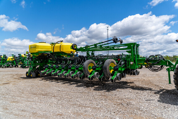 Used 2022 John Deere 1775NT Planters: Drawn at Koenig Equipment in Anna, OH - Photo6