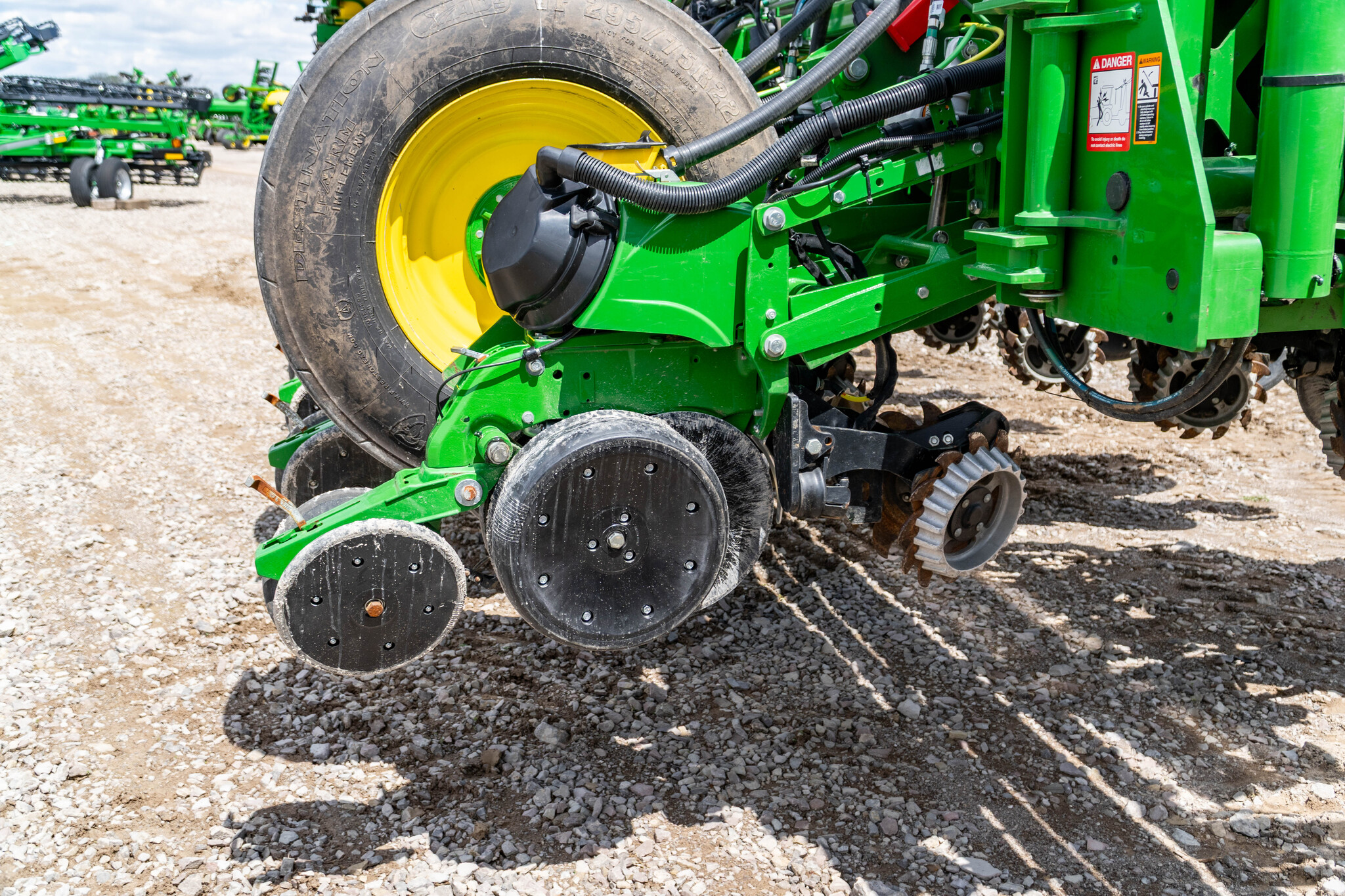 Used 2022 John Deere 1775NT Planters: Drawn at Koenig Equipment in Anna, OH - PhotoXL12