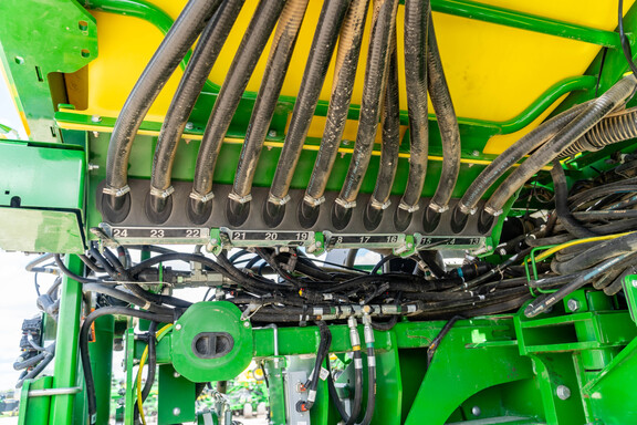 Used 2022 John Deere 1775NT Planters: Drawn at Koenig Equipment in Anna, OH - Photo24