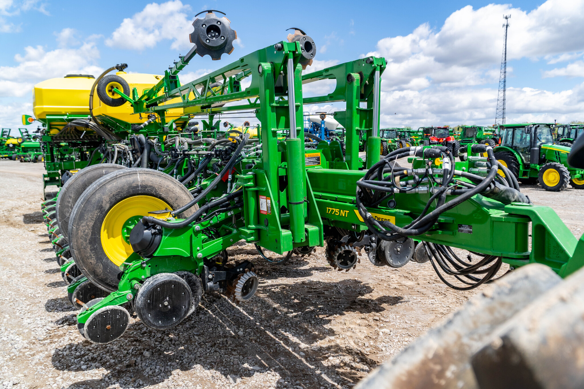 Used 2022 John Deere 1775NT Planters: Drawn at Koenig Equipment in Anna, OH - PhotoXL7