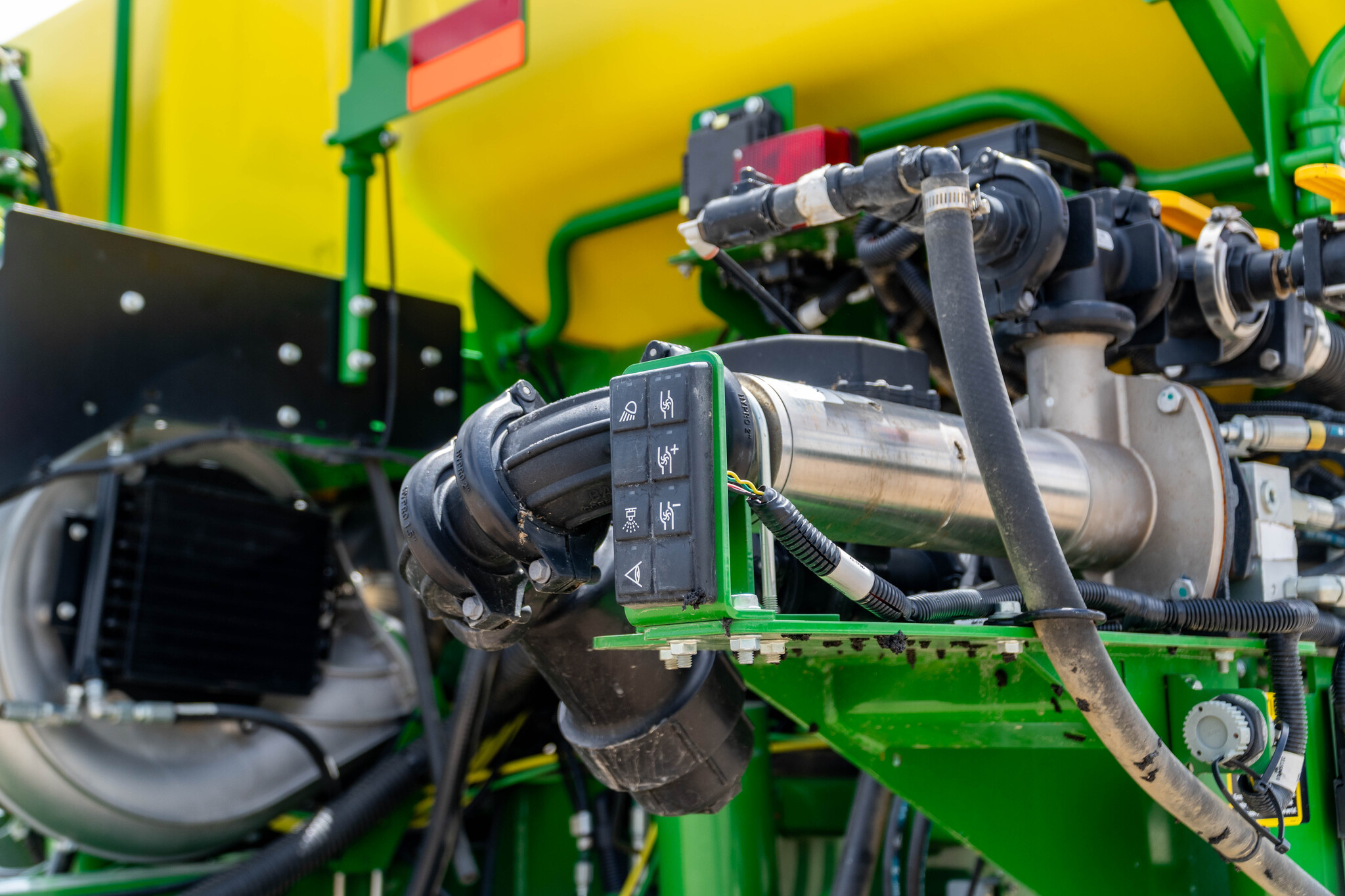 Used 2022 John Deere 1775NT Planters: Drawn at Koenig Equipment in Anna, OH - PhotoXL23