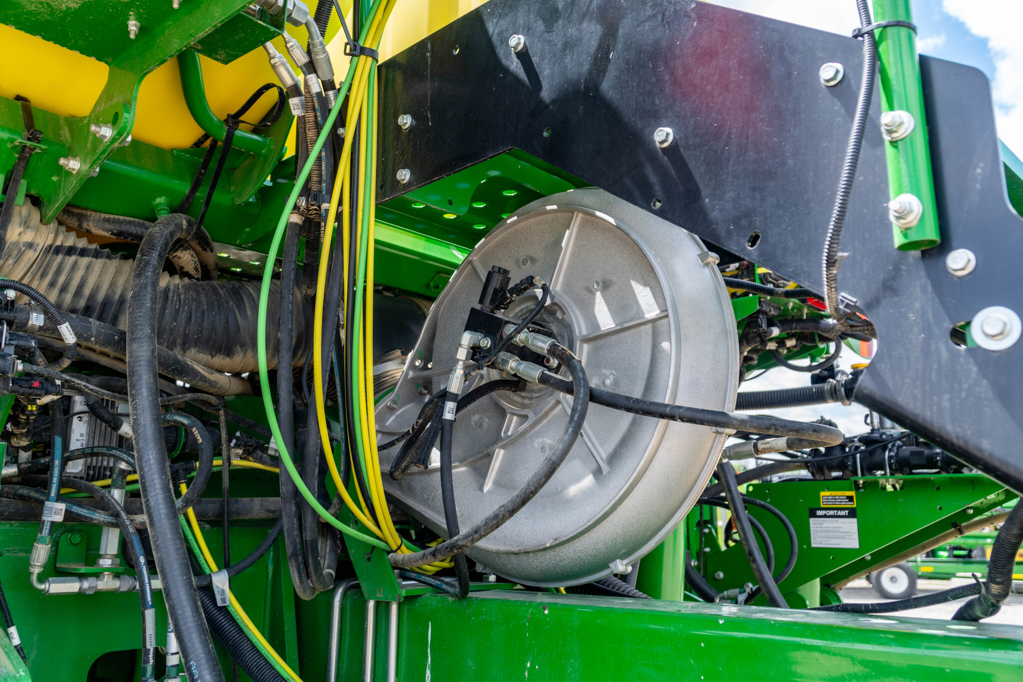 Used 2022 John Deere 1775NT Planters: Drawn at Koenig Equipment in Anna, OH - PhotoXL21