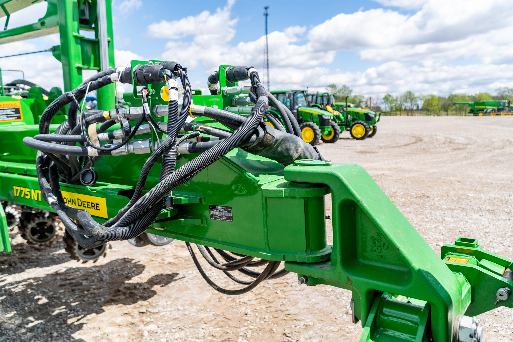 Used 2022 John Deere 1775NT Planters: Drawn at Koenig Equipment in Anna, OH - PhotoXL9