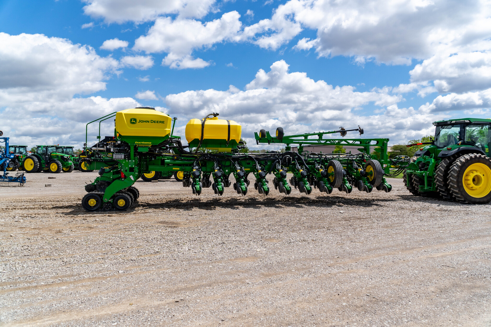 Used 2022 John Deere 1775NT Planters: Drawn at Koenig Equipment in Anna, OH - PhotoXL5