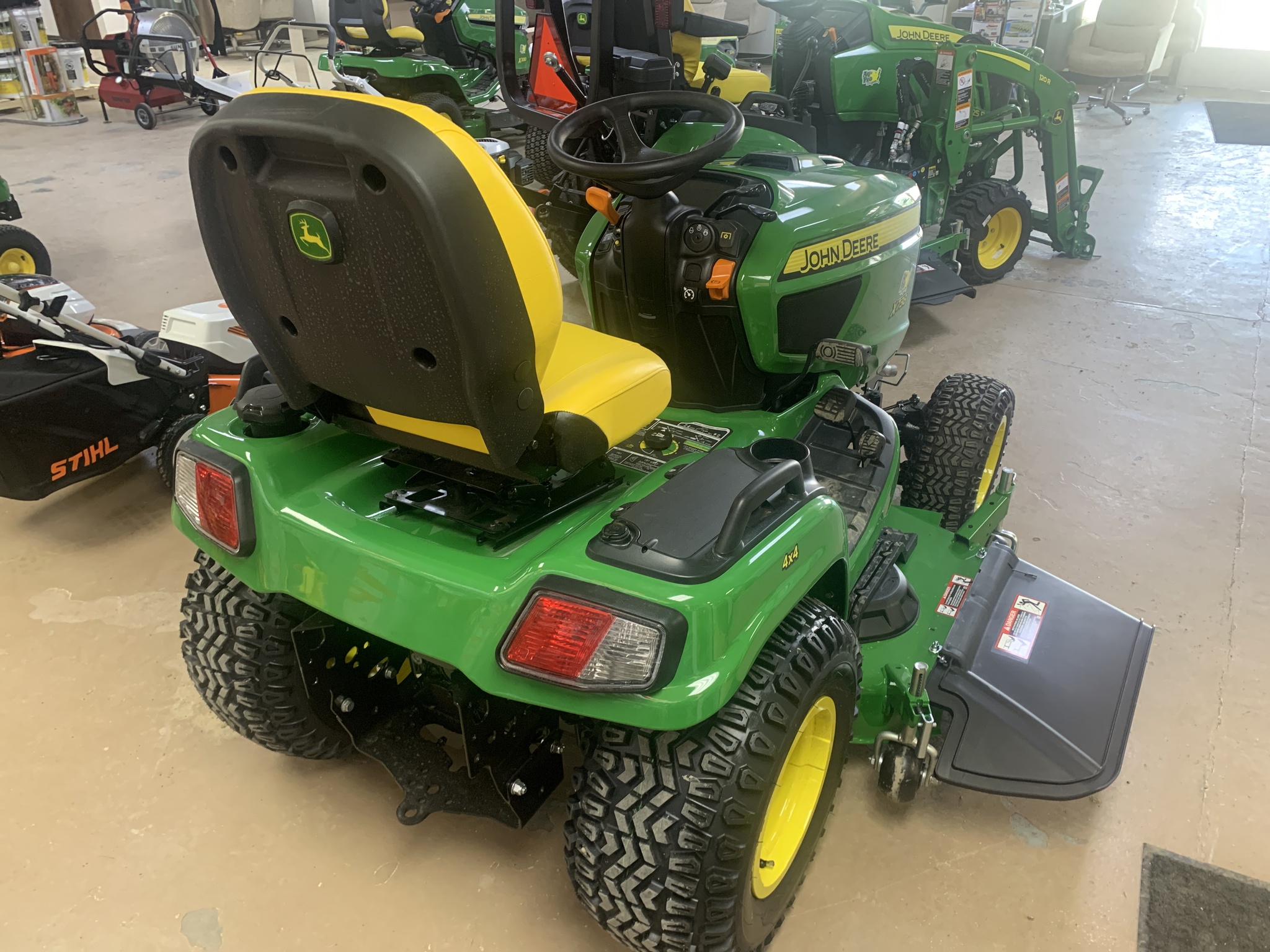 John Deere X738 Image 5