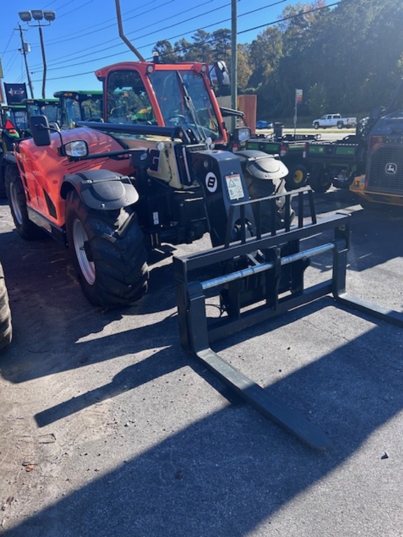 2025 JLG AG832 Image 3