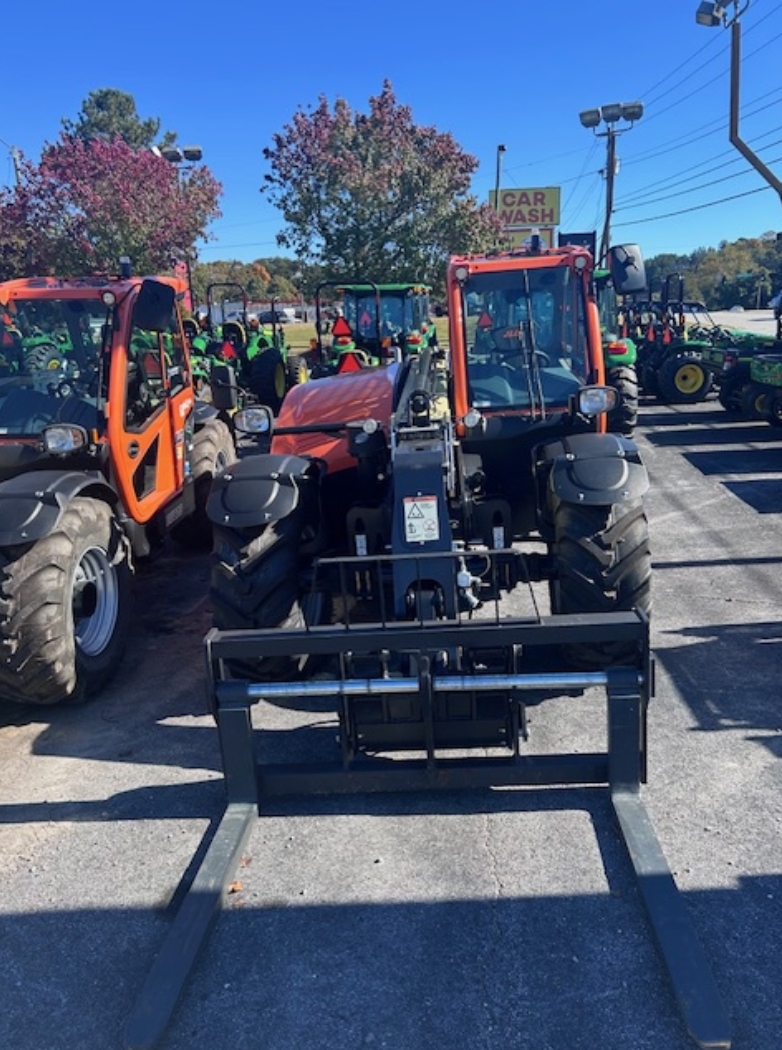 2025 JLG AG832 Image 2