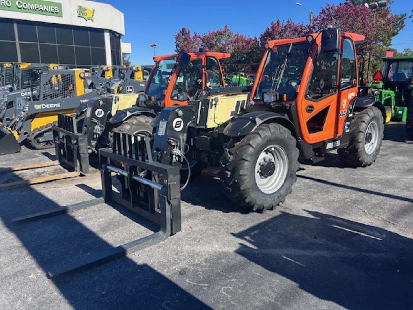 2025 JLG AG832 Image 1