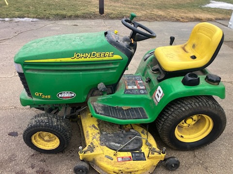 Photo of 2005 John Deere GT245