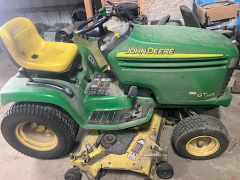Photo of 2005 John Deere GT245