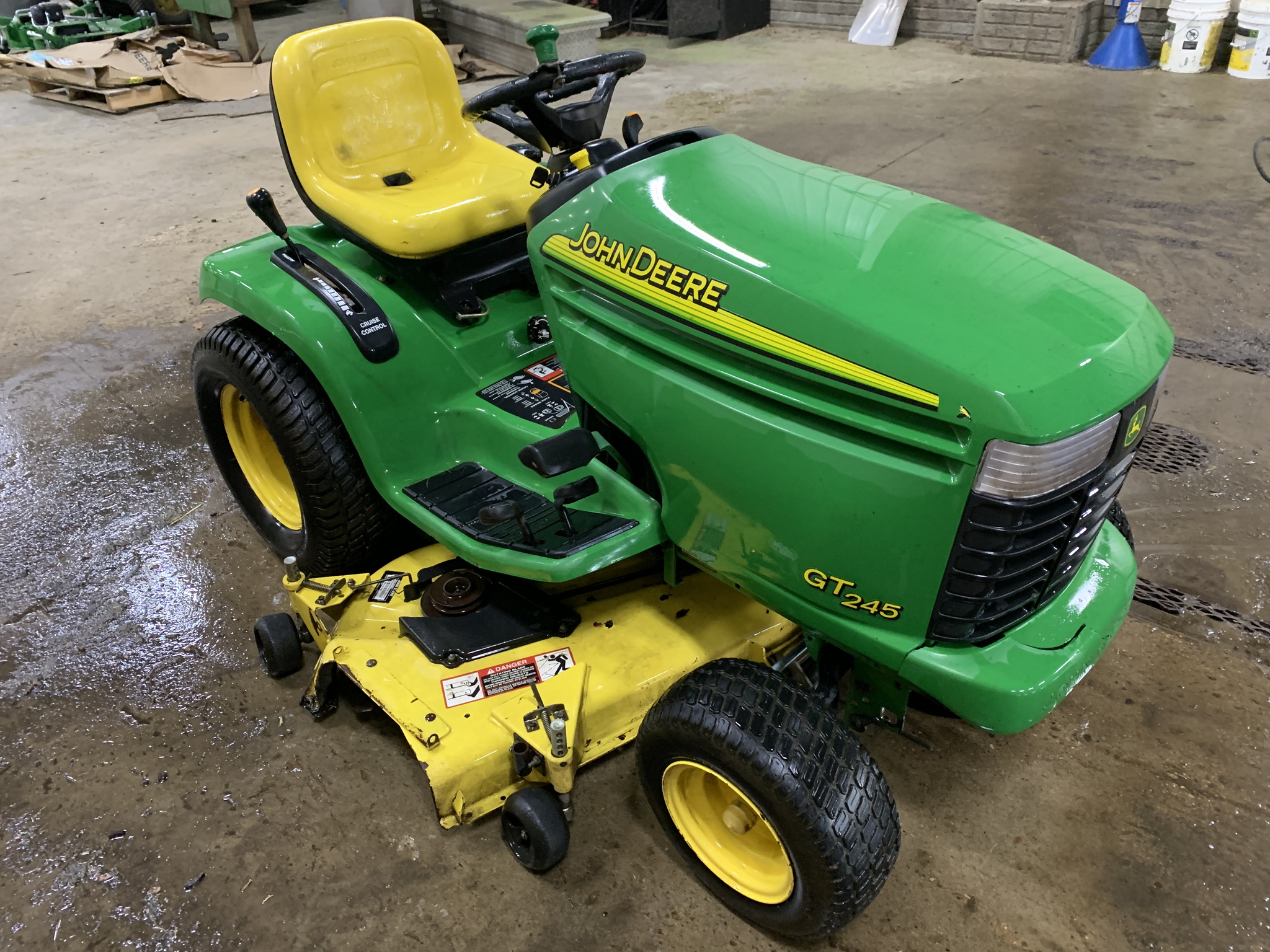 2005 John Deere GT245