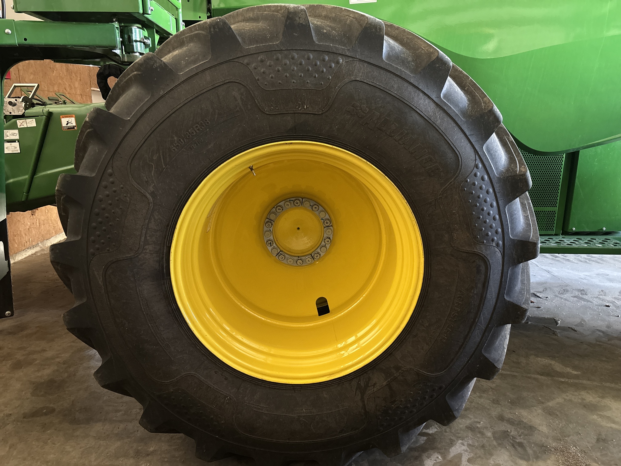 Used 2023 John Deere S780 Combines at Koenig Equipment in Urbana, OH - PhotoXL32