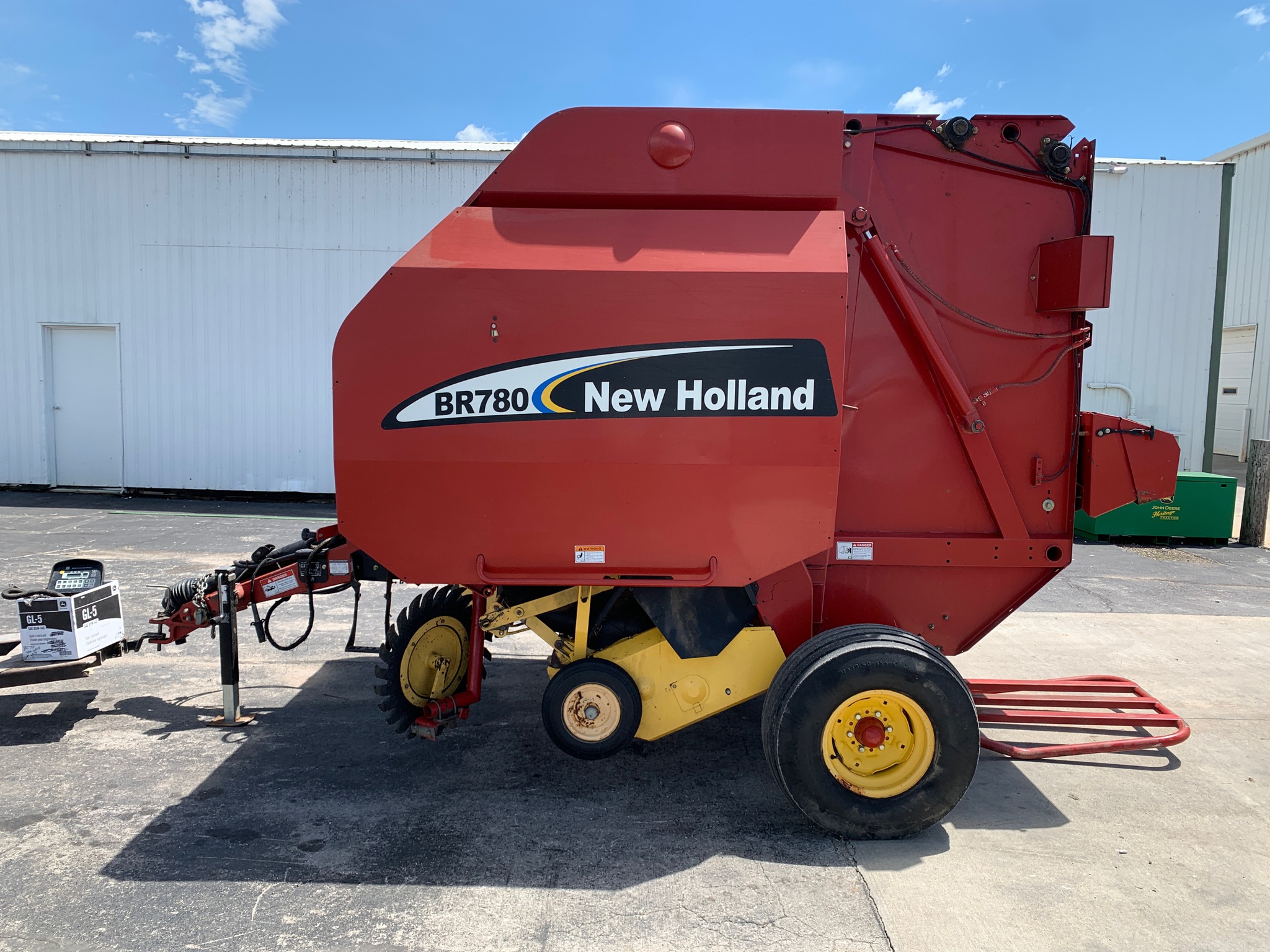  2005 New Holland BR780 at Heritage Tractor in Lamar, MO