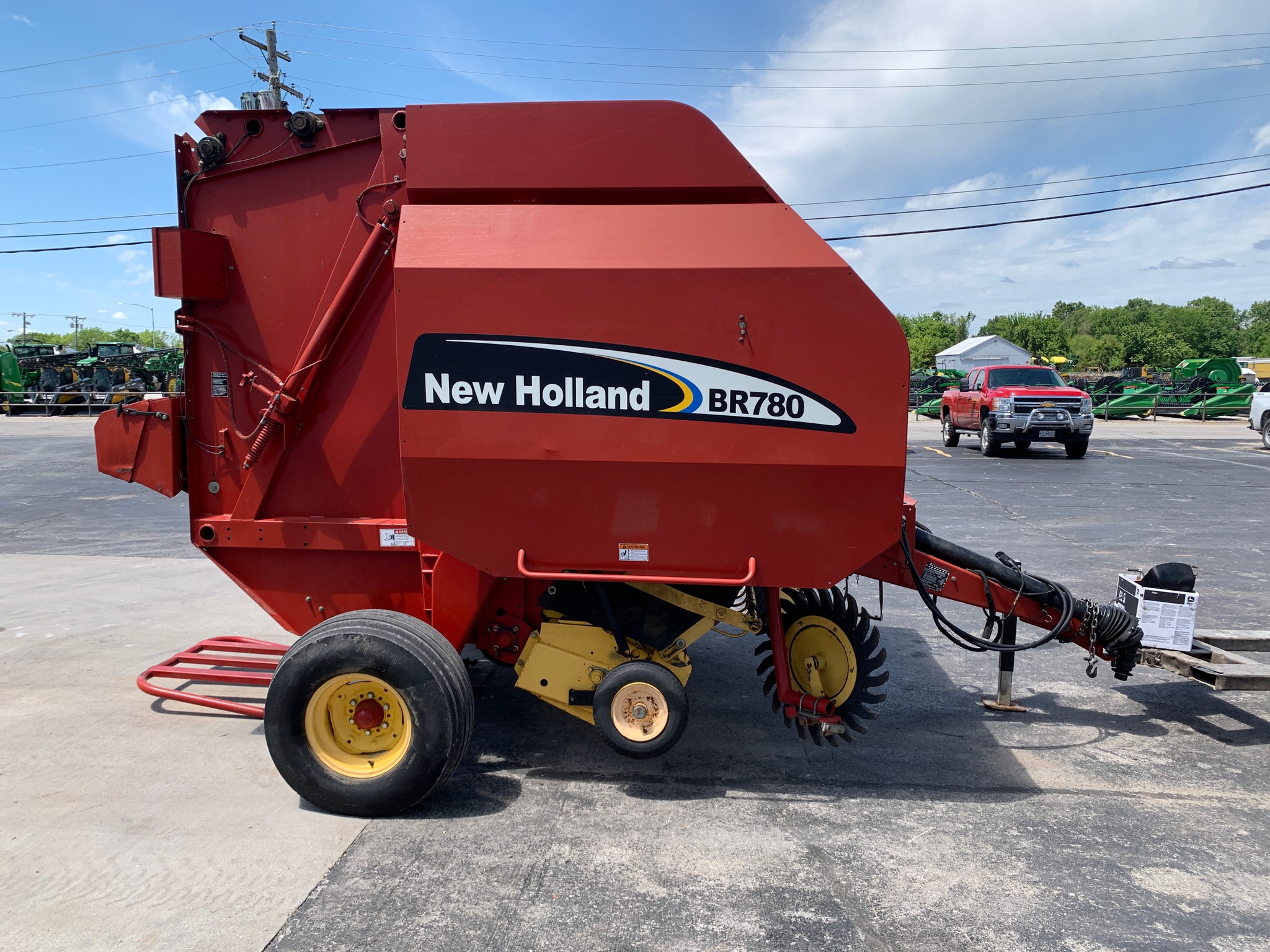  2005 New Holland BR780 at Heritage Tractor in Lamar, MO
