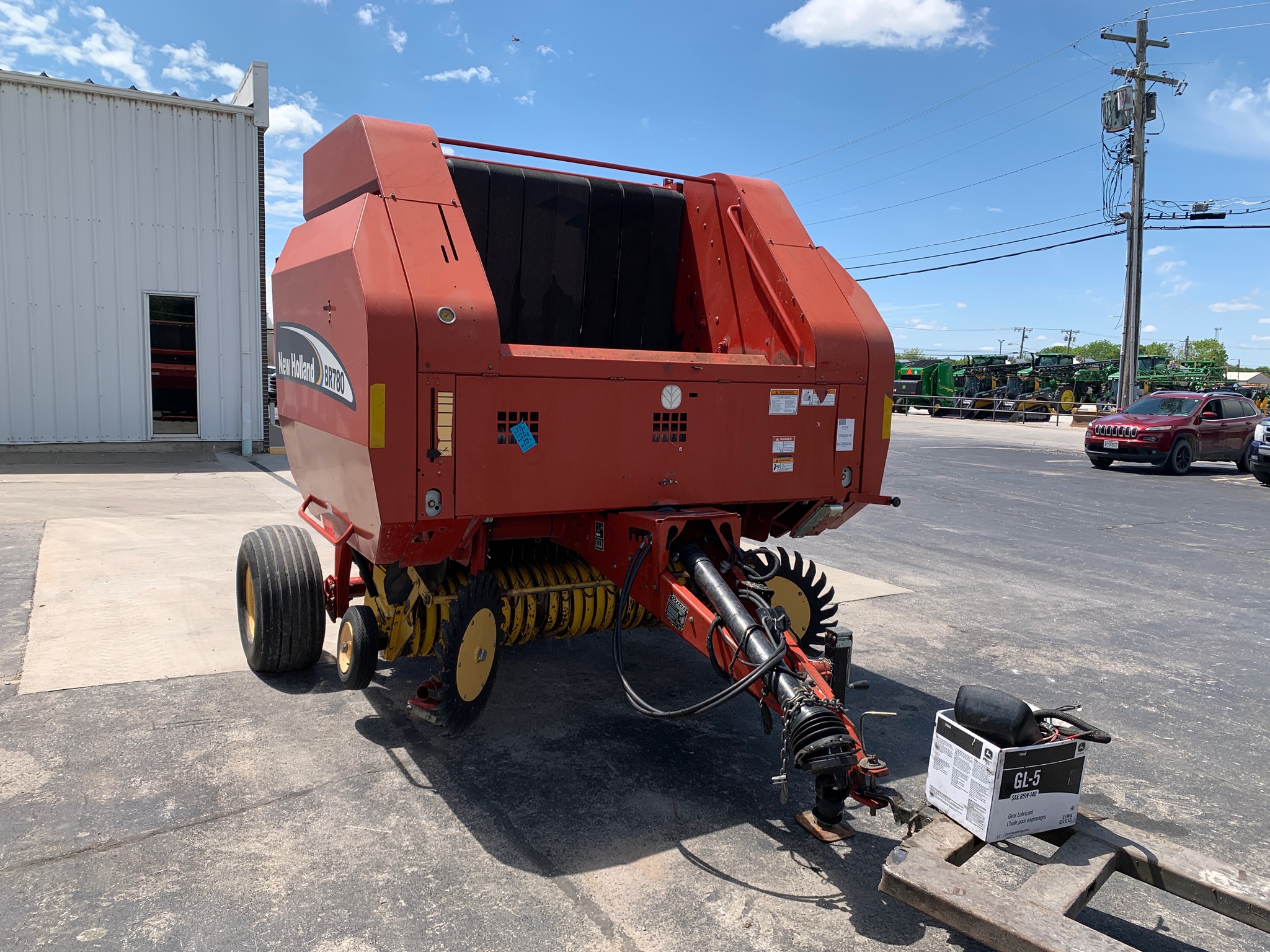  2005 New Holland BR780 at Heritage Tractor in Lamar, MO