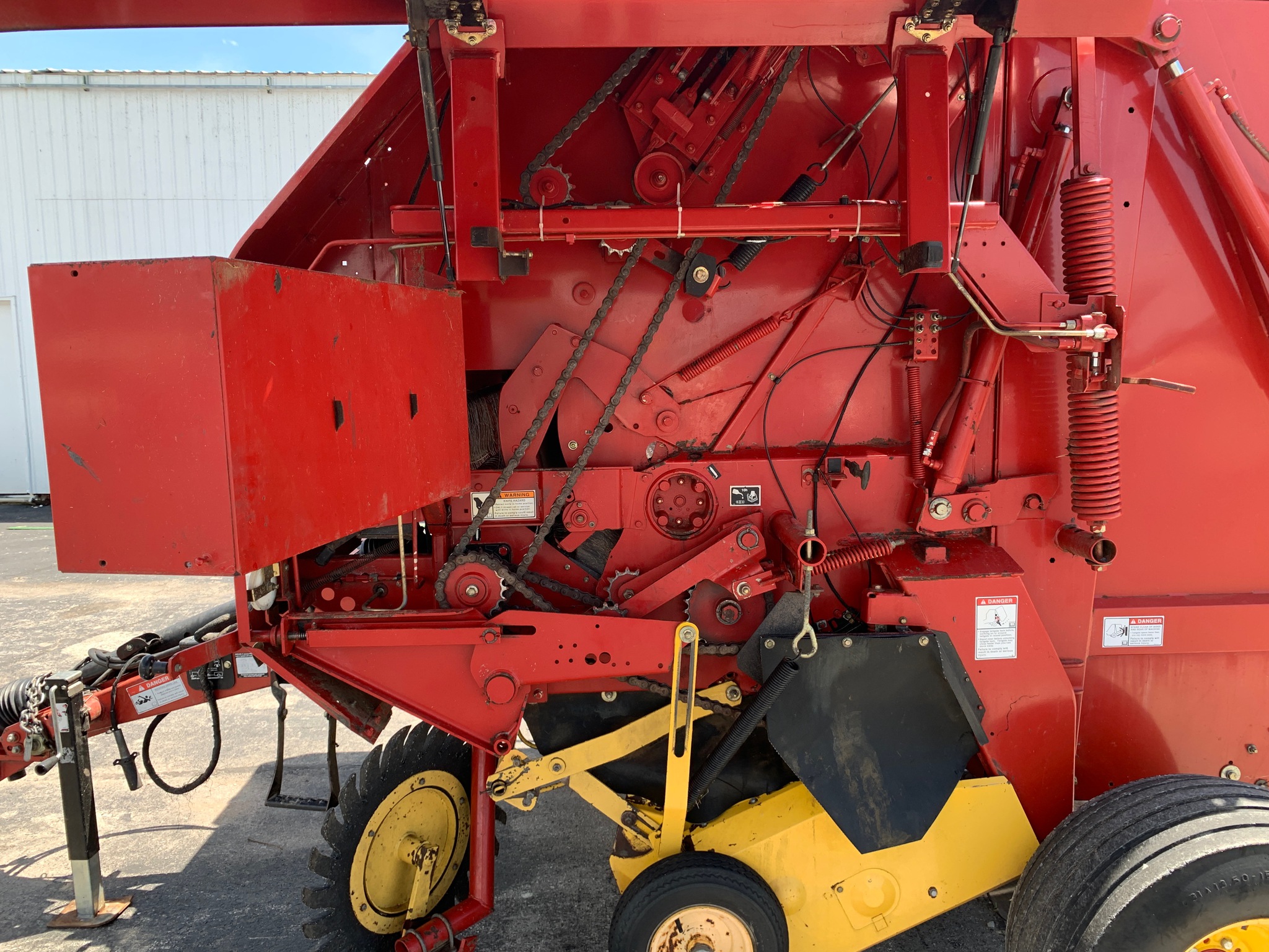  2005 New Holland BR780 at Heritage Tractor in Lamar, MO
