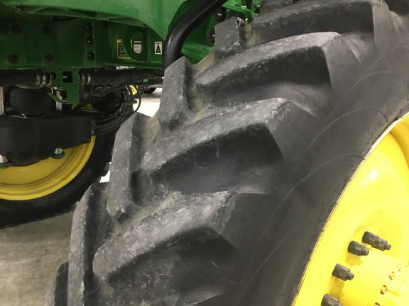 2022 John-Deere 412R