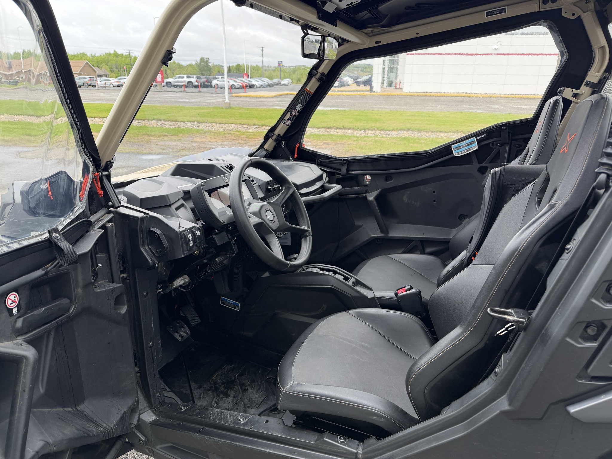 2023 Can-Am Maverick 1000R XRC Image 10