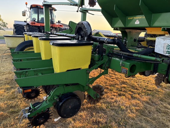 Photo of 1998 John Deere 1770