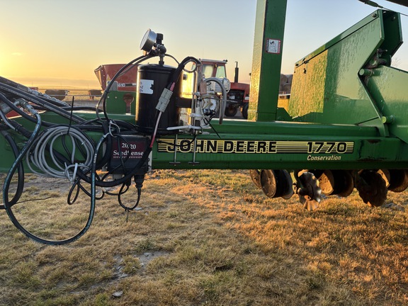 Photo of 1998 John Deere 1770