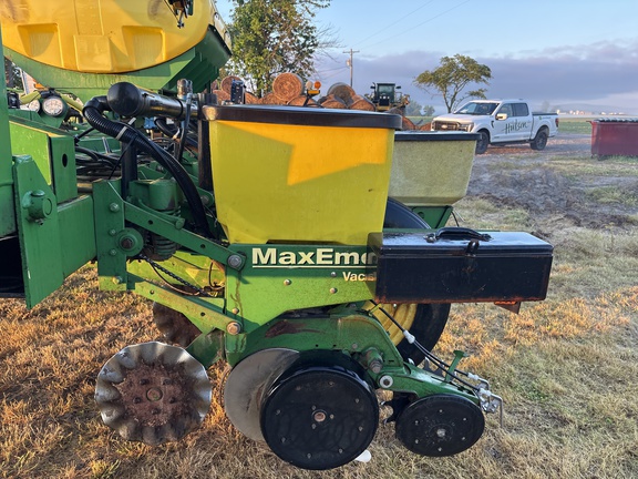 Photo of 1998 John Deere 1770