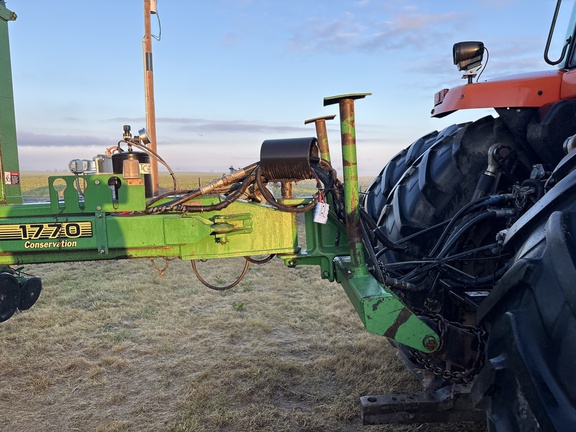 Photo of 1998 John Deere 1770