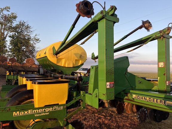 Photo of 1998 John Deere 1770