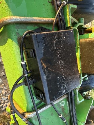 Photo of 1998 John Deere 1770