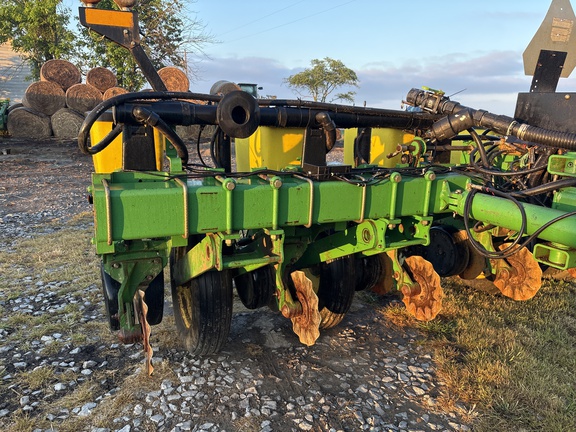 Photo of 1998 John Deere 1770