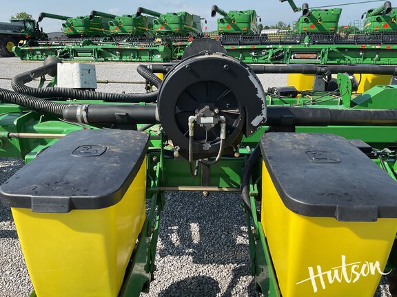Photo of 1998 John Deere 1770