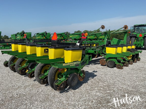 Photo of 1998 John Deere 1770
