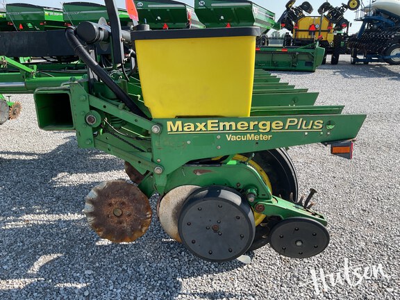 Photo of 1998 John Deere 1770