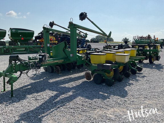 Photo of 1998 John Deere 1770