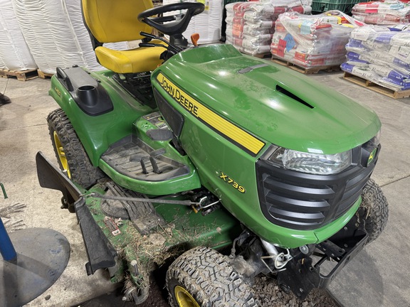 2023 John Deere X739 - Photo6