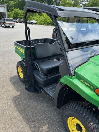 2025 John Deere XUV560E-4
