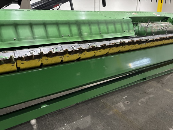 Used 2022 John Deere RD35F Combine Platforms at Koenig Equipment in Greenville, OH - Photo8